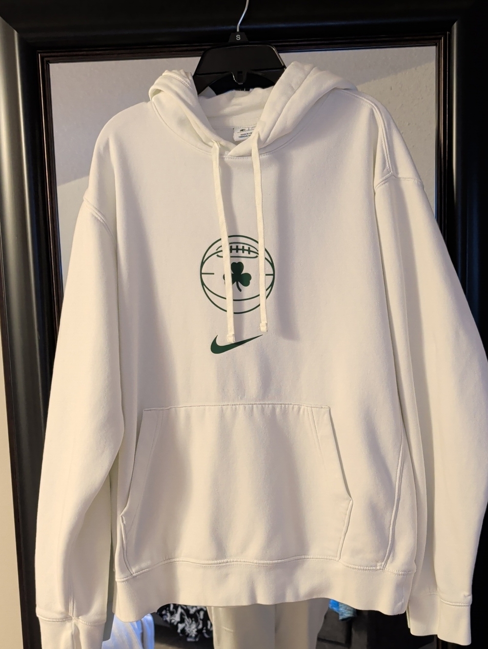 Nike Celtics 2023/24 City Edition Essential Club Pullover Hoodie